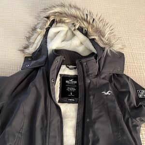 HOLLISTER All Weather Collection Fleece Lined Coat  Faux Fur Hood